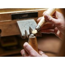 Wonderbox Atelier création de bague sertie à Strasbourg (67) - Idée cadeau Maxime vous ouvre les portes de son atelier à Strasbourg pour une activité 