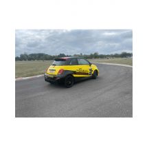 Wonderbox Stage de Pilotage Enfant en Fiat 500 à Trappes (78) - Fiat Abarth 500 Competizione - 4 Tours - Idée cadeau Offrez à votre enfant le cadeau 