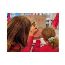 Wonderbox Atelier parent/enfant peinture sur toile à Paris 15ème - Idée cadeau L’atelier “4 mains” est un atelier ludique qui se partage en famille, 