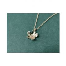 Wonderbox Atelier Pendentif fleur de Sakura en argent à Paris - Idée cadeau Justine vous accueille dans son atelier pour vous permettre de créer un 