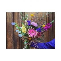 Wonderbox Atelier création d'un bouquet de fleurs à Paris 11ème - Idée cadeau Maud et Camille vous ouvrent les portes de leur magnifique boutique en 