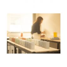 Wonderbox Atelier bougies fleuries à Paris 11ème - Idée cadeau Fabriquez votre magnifique bougie fleurie lors de cet atelier convivial en plein cœur 