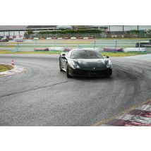 Wonderbox Esperienza di guida a bordo della Ferrari 488 GTB alla Pista Azzurra di Jesolo - Cofanetti regalo - Idee Regalo di Compleanno