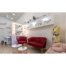 Wonderbox Massaggio relax total body per 1 persona a Napoli - Cofanetti regalo Essentia è il salone di estetica e piercing di Piazza Nazionale 68, a 