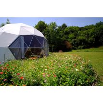 Wonderbox Soggiorno in cupola geodetica in Veneto - Cofanetti regalo Situato a Dorgnan, in Veneto, il That's life Glamping - Dolomite Experience offre