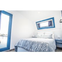 Wonderbox Una noche única en apartamento flotante para 2 adultos y 2 niños en Santander Cofre y Caja Regalo STAY - Ideas de regalos originales 
