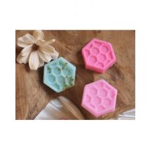 Wonderbox Atelier de savon artisanal botanique à Paris 2ème - Idée cadeau Découvrez l’art de la savonnerie avec Kimiko à Paris et créez vos propres 
