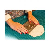 Wonderbox Atelier petite maroquinerie à Rennes (35) - Idée cadeau Plongez dans l'univers du cuir avec Hélène lors d'un atelier de 2h et créez un 