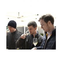 Wonderbox Dégustation de Chablis au domaine Clotilde Davenne à Auxerre - Idée cadeau Offrez vous un moment convivial en petit comité dans un cadre 