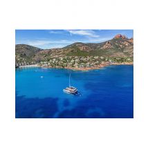 Wonderbox Demi-journée croisière en catamaran au départ de Saint-Raphaël - Idée cadeau Embarquez depuis le port de Saint-Raphaël pour une croisière 