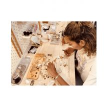 Wonderbox Atelier bijoux à Paris 15ème - Idée cadeau Laissez libre cours à votre imagination, créez, personnalisez, ou transformez vos propres bijoux.