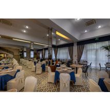 Wonderbox Soggiorno gastronomico di una notte per 2 persone in un hotel 4* a Chianciano Terme - Cofanetti regalo - Idee Regalo di Compleanno