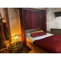 Wonderbox Sumérgete en el encanto del mundo mágico en este apartamento tematizado en Biescas (Huesca) Cofre y Caja Regalo STAY - Ideas de regalos 