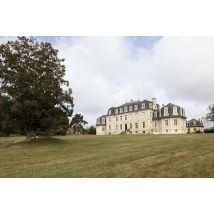 Wonderbox Séjour avec apéritif dînatoire au Château de La Bouchatte dans l'Allier - Idée cadeau Plongez dans l'élégance et le charme d'un séjour au 