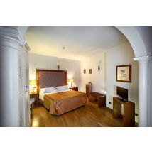 Wonderbox Rilassante soggiorno di una notte in un Boutique Hotel 4* di Fiuggi - Cofanetti regalo - Idee Regalo di Compleanno