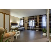 Wonderbox Rilassante soggiorno di una notte in un Boutique Hotel 4* di Fiuggi - Cofanetti regalo - Idee Regalo di Compleanno