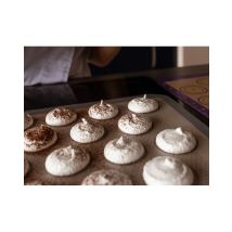 Wonderbox Atelier macarons en anglais à Paris 15ème - Idée cadeau Apprenez à maîtriser l’art délicat des macarons lors d’un atelier de 3h animé par 