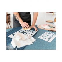 Wonderbox Atelier Customisation d'accessoires à Paris 15ème - Idée cadeau Pendant 2h, personnalisez jusqu’à deux pièces de votre choix (t-shirt, tote 