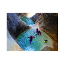 Wonderbox Week-end canyoning en Sierra de Guara - Idée cadeau Partez pour un week-end canyoning inoubliable en Sierra de Guara, au cœur de paysages 