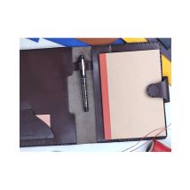 Wonderbox Atelier création d'une pochette pour carnet en cuir à Bruxelles - Idée cadeau Initiez-vous à la maroquinerie en fabriquant un étui en cuir 