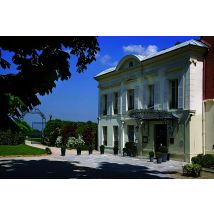 Wonderbox Séjour gourmand 4* avec petit déjeuner et dîner proche de Paris - Idée cadeau Une nuit en chambre double "Luxe, vue sur Paris", Un dîner "