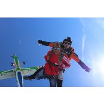 Wonderbox Saut en parachute - proche de Auxerre - Idée cadeau Découvrez les sensations incroyables de la chute libre au-dessus des coteaux du Chablis 