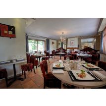 Wonderbox Repas au nord de Azincourt - Idée cadeau Un repas par personne (amuse-bouches + entrée + plat + dessert + vin)