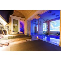 Wonderbox Un accès au spa avec gommage, enveloppement et modelage à Paris - Idée cadeau Dans le quartier de Saint-Germain-des-Prés à Paris trône, dans