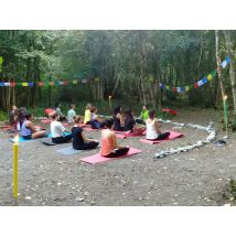 Wonderbox Lezione di hatha yoga all'aperto per 2 persone in provincia di Cosenza - Cofanetti regalo Volete vivere un'avventura a 360° gradi immersi