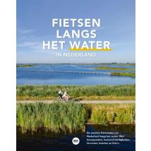 Fietsen langs het water in Nederland