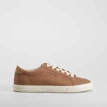 Deportiva urbana marrón MUSTANG