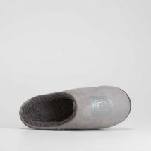 Zapatilla casa gris escudo OLYNE