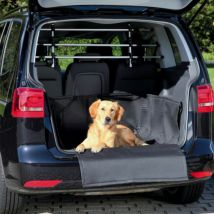 Trixie -Couverture noire de protection pour coffre de voiture Friends on tour pour chiens