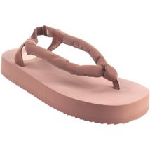 Chaussures Coolway Maillots de bain roses pour femmes.