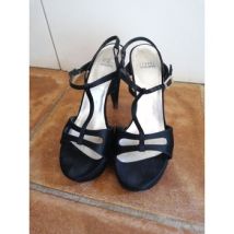 Sandales Stuart Weitzman Superbes chaussures Stuart Weitzman