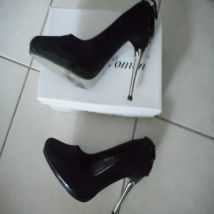 Chaussures escarpins Belle Women Escarpins noirs nubuck, talon argenté, avec petits laçets au dos