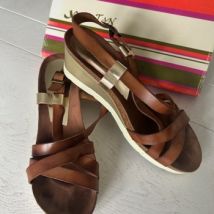 Sandales Xapatan SANDALES FAUVES COMPENSÉES CUIR FEMME
