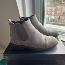 Bottines Cypres Boots Chelsea daim gris clair