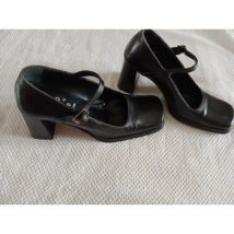 Chaussures escarpins Izas Outdoor escarpins italie cuir