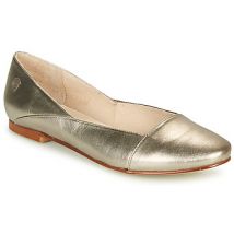 Ballerina's Casual Attitude TOBALO