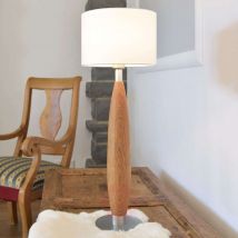 Tekstylna lampa stołowa Paula z drewnianą podstawą