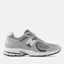 New Balance Men's 2002 Classic Mesh and Suede Trainers - UK 8