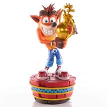 First4Figures Crash Team Racing Nitro-Fueled (Crash Winner) Harzfigur 120 cm