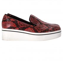 Stella McCartney Faux Python Creeper Platform Loafers in Rode Leder