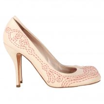 Alexander McQueen Pumps met Stikdetails in Crème Leer