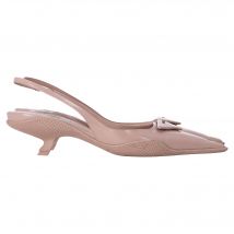 Prada Spazzolato Driehoekslogo Pointed Toe 45mm Slingback Pumps in Beige Leer