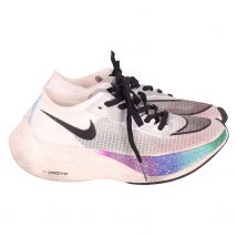 Nike ZoomX Vaporfly NEXT% 'Be True' in Wit Rubber, Mesh