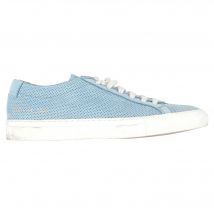 Vrouwelijke Perforated Achilles Sneakers in Lichtblauw Suède van Common Projects