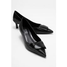 Briana Gesp Puntige Neus Pump (Dames)