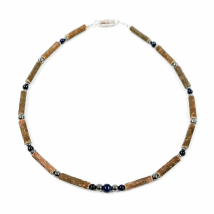 Collier 2-4 ans en noisetier à long bec lapis-lazuli et hématite...